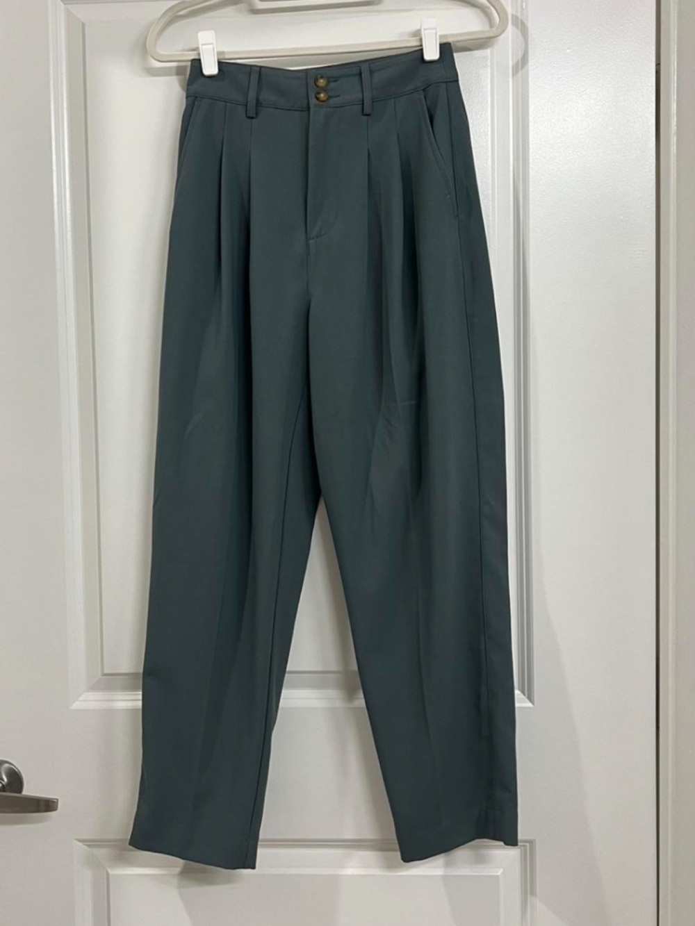 Madewell Women’s Pleated Trousers
